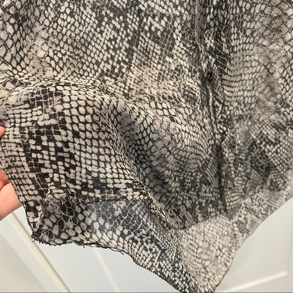 Aritzia T. Babaton Finley snakeskin silk blouse - Picture 5 of 7